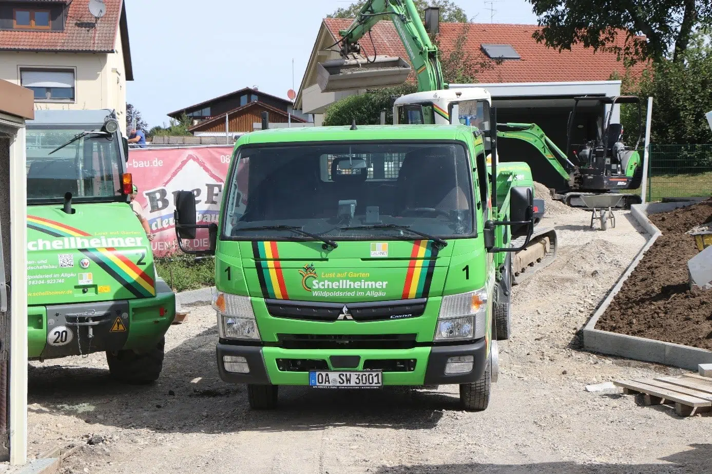 Firma Schellheimer Garten- und Landschaftsbau GmbH zmienia ogrodowe marzenia swoich klientów w rzeczywistość. W zadaniach transportowych specjaliści od ogrodnictwa i kształtowania krajobrazu polegają na FUSO Canter.